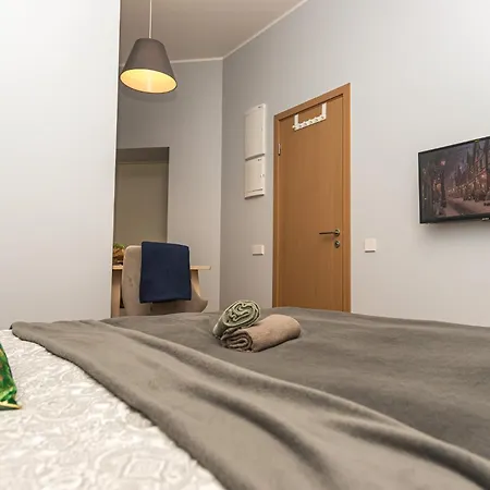 Comfortable And Central 10 Min Walk To The Old Town شقة *